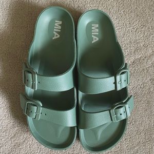 MIA Kiana Flatform Sandal Size 8